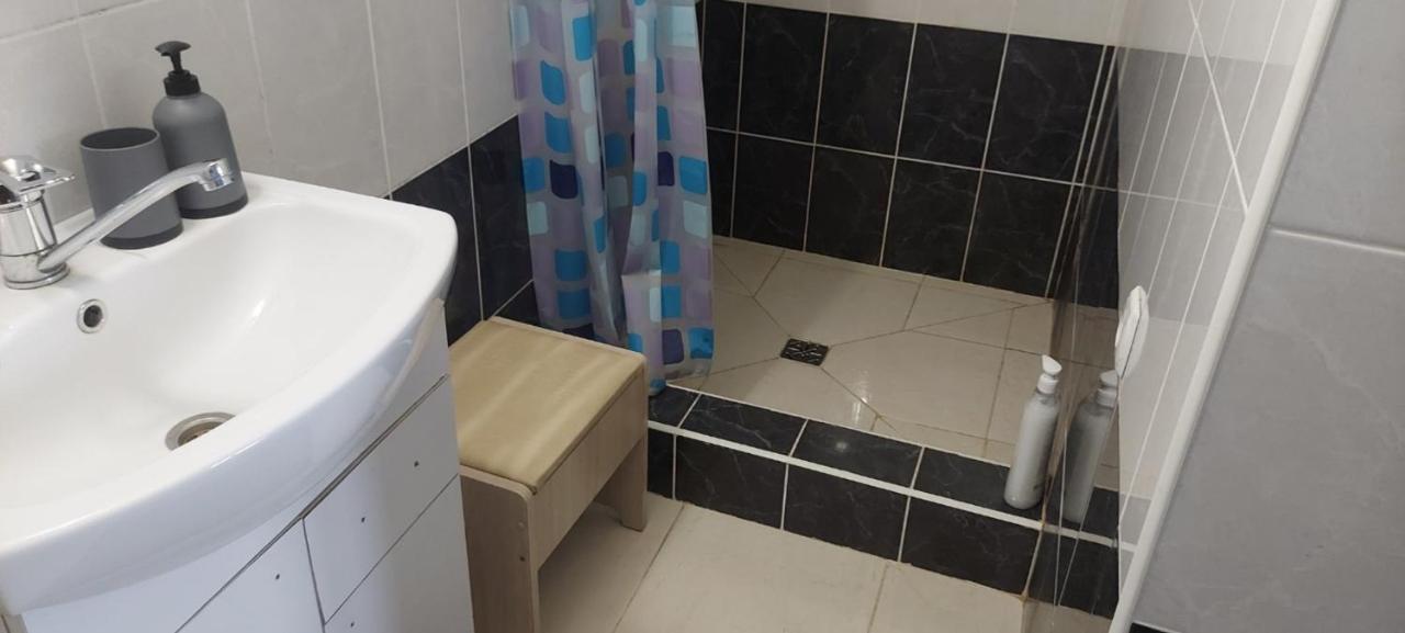 Apartamento Вулиця Нагiрна Kamianets-Podilskyi Exterior foto